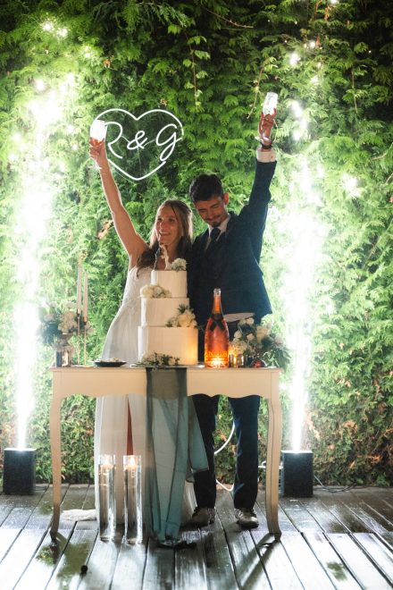 Rita e Gil cortam o bolo de casamento na Quinta dos Teixeiras